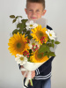 БУКЕТ С ПОДСОЛНУХАМИ И КОСМЕЕЙ