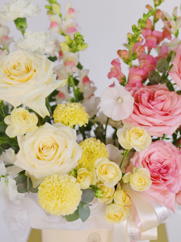 КОМПОЗИЦИЯ В БАРХАТНОЙ КОРОБКЕ С ПИОНОВИДНОЙ РОЗОЙ