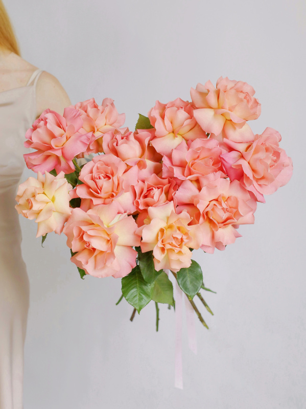 БУКЕТ 13 ФРАНЦУЗСКИХ РОЗ HERMOSA БУКЕТ 13 ФРАНЦУЗСКИХ РОЗ HERMOSA